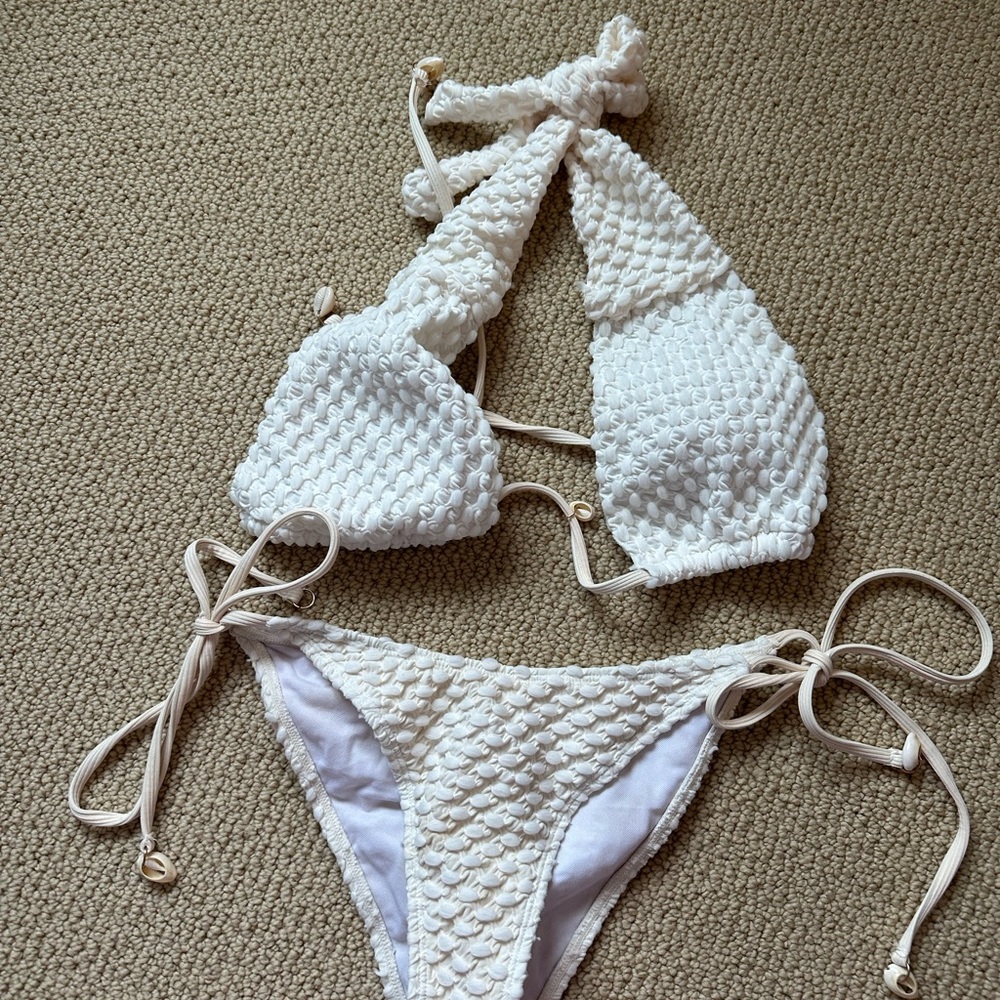 SHEIN White Textured Bikini